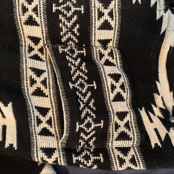 Large Tantrums black and white jacket - Picture 3 of 5